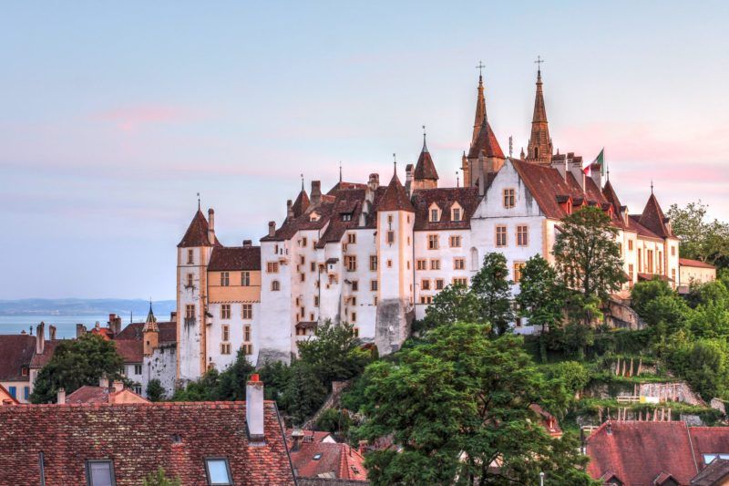 Le canton de Neuchâtel privé de subventions par le Secrétariat d’État aux migrations